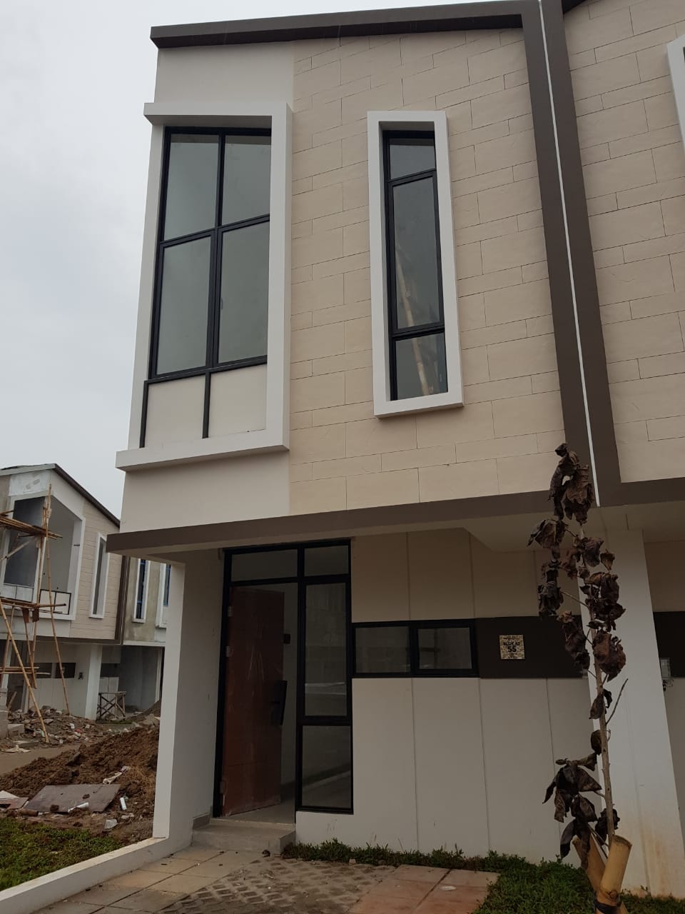 Disewakan Rumah di Wimbledon Jababeka Cikarang